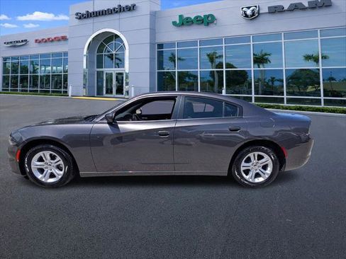 Certified 2022 Dodge Charger SXT RWD image 4