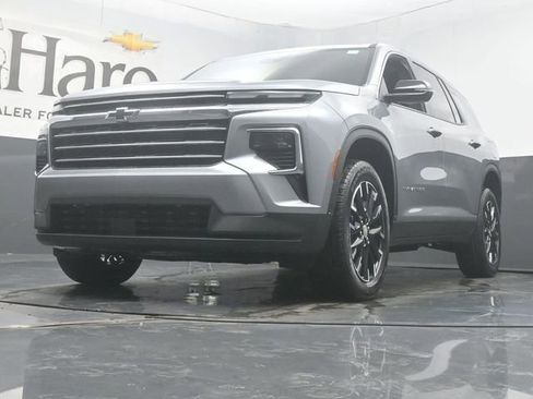 New 2026 Chevrolet Traverse LT w/ Sun and Wheel Package FWD image 4