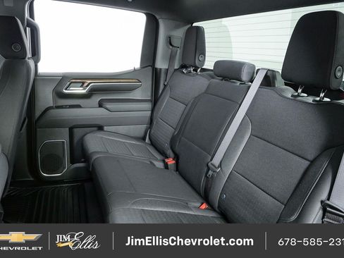 Used 2023 Chevrolet Silverado 1500 LT AWD/4WD image 15
