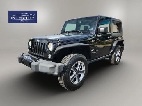 Used 2015 Jeep Wrangler Sahara w/ Dual Top Group AWD/4WD image 7