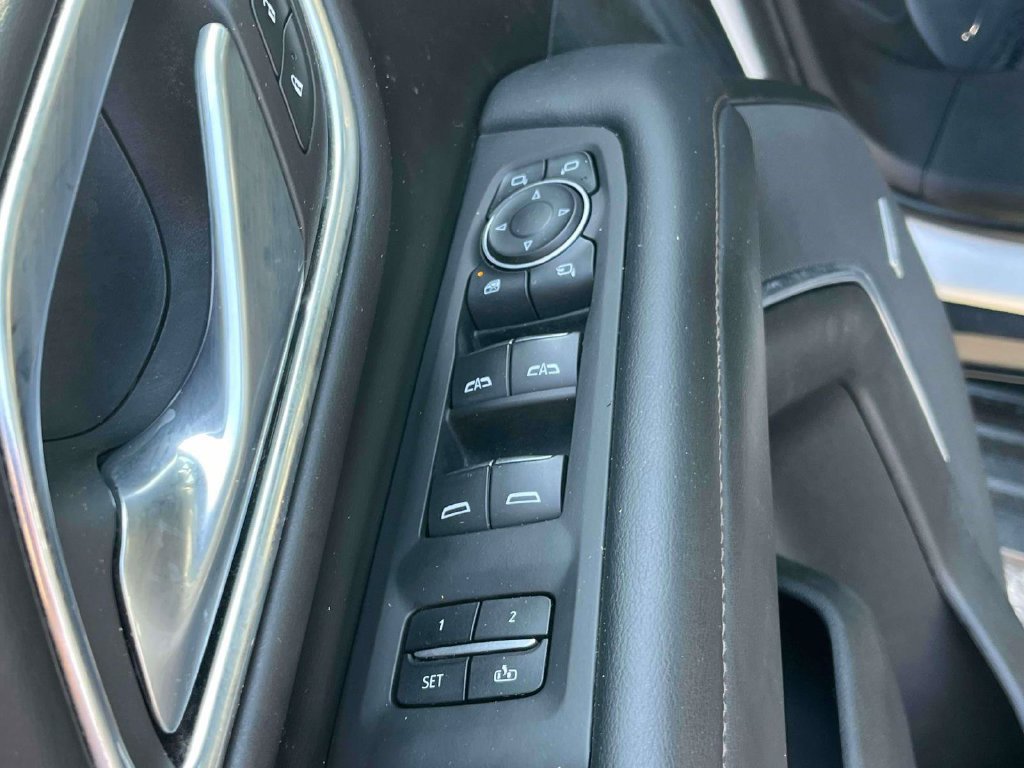 Used 2023 Chevrolet Suburban High Country w/ Advanced Technology Package AWD/4WD image 16