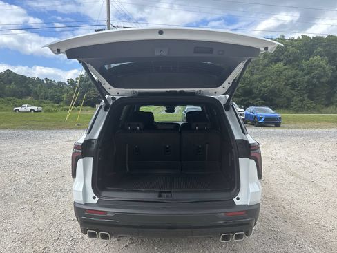 New 2026 Chevrolet Traverse LT w/ Midnight/Sport Edition FWD image 23