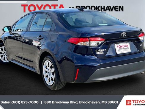 Used 2023 Toyota Corolla LE image 2