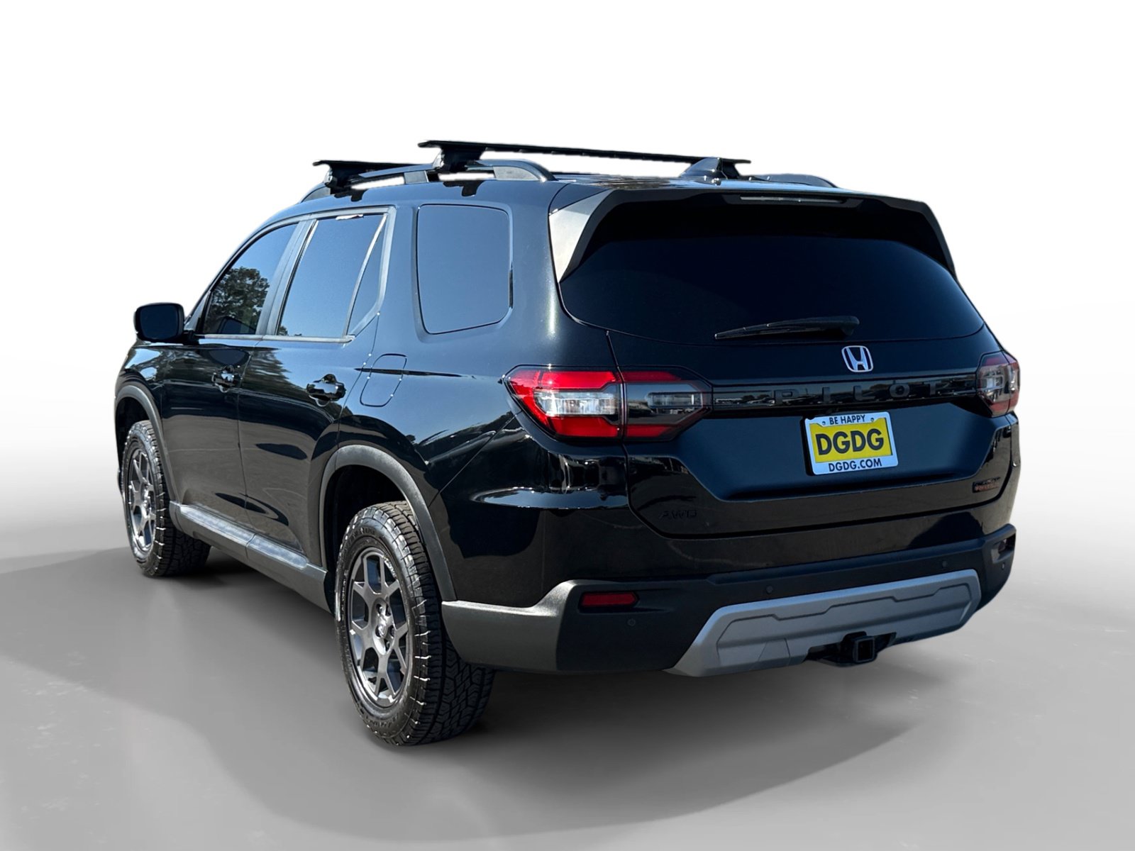 Used 2025 Honda Pilot TrailSport image 3