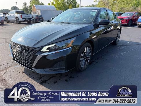 Used 2025 Nissan Altima 2.5 SV FWD image 1