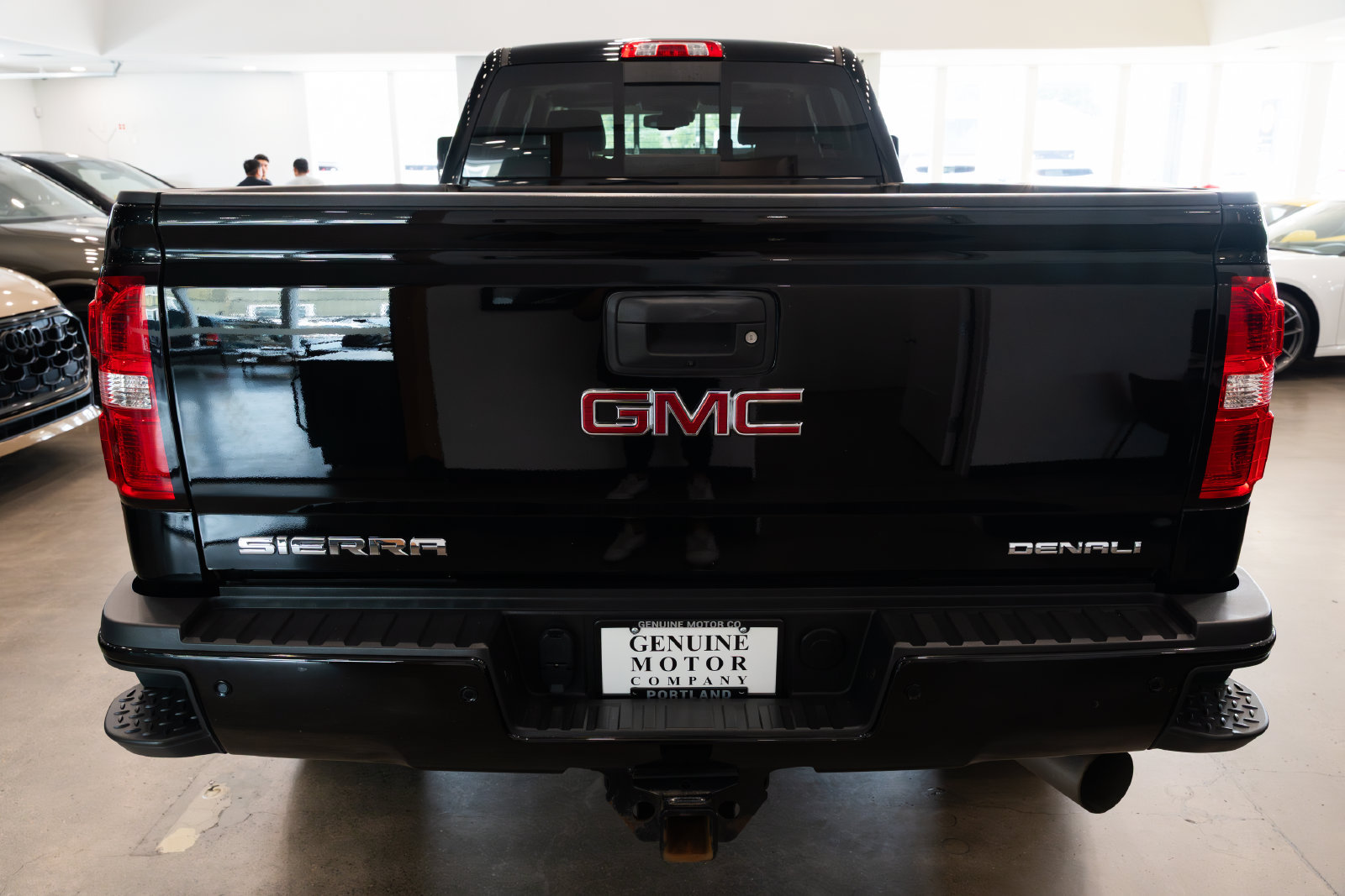 Used 2018 GMC Sierra 3500 Denali w/ Duramax Plus Package AWD/4WD image 5