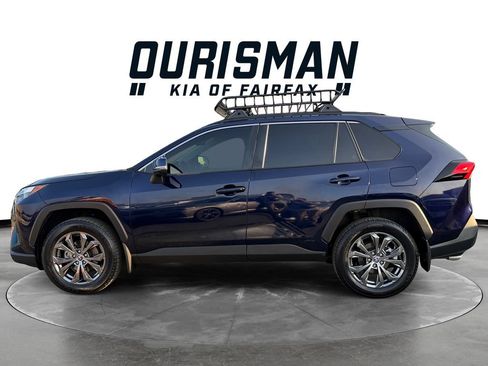 Used 2022 Toyota RAV4 XLE Premium AWD/4WD image 4