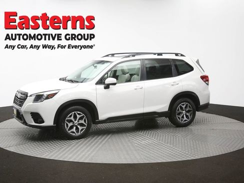 Used 2022 Subaru Forester Premium AWD/4WD image 61