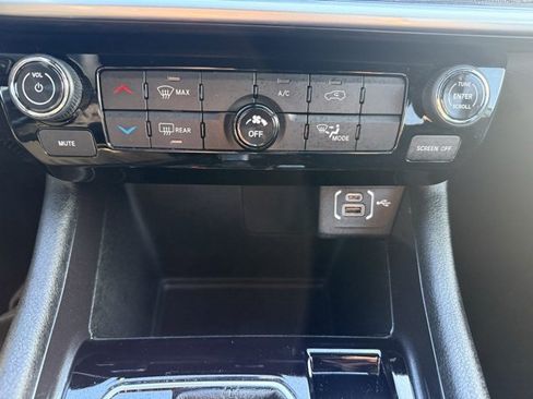 Certified 2024 Jeep Compass Sport image 26