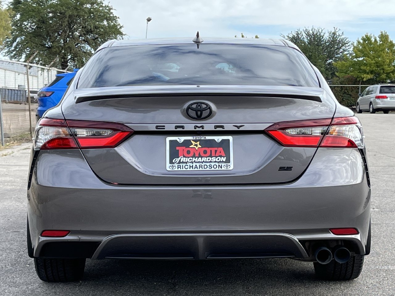 Used 2023 Toyota Camry SE FWD image 5
