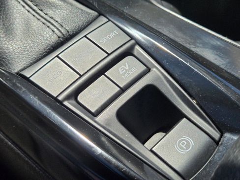 Used 2025 Toyota Camry SE FWD image 26
