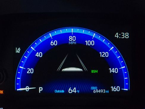 Used 2020 Toyota Corolla XSE image 29