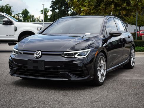 Used 2024 Volkswagen Golf R AWD/4WD image 5