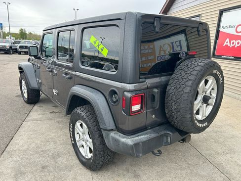 Used 2018 Jeep Wrangler Unlimited Sport S AWD/4WD image 7