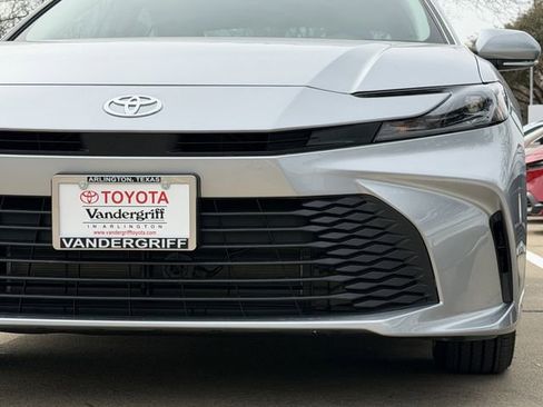 New 2026 Toyota Camry LE image 9
