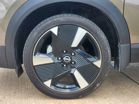 Certified 2025 Nissan Kicks SR FWD image 14