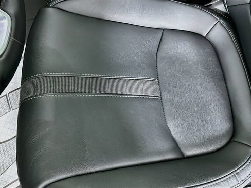 Used 2025 Honda Pilot Touring image 21