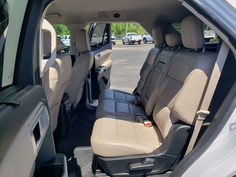 Used 2024 Ford Explorer Limited image 34