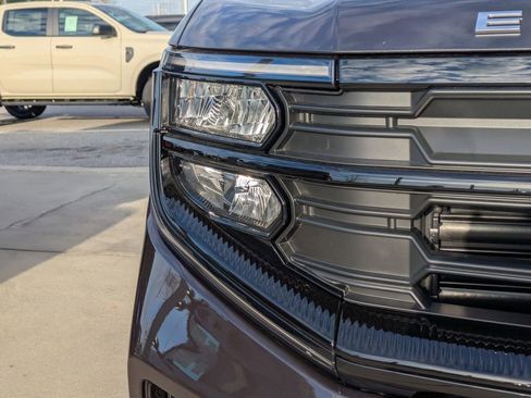 New 2025 Ford Expedition Active image 9