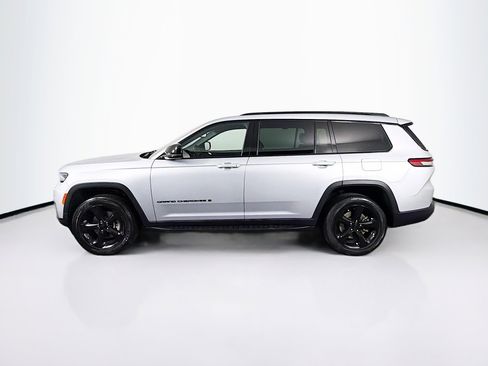 Used 2023 Jeep Grand Cherokee L Laredo image 5