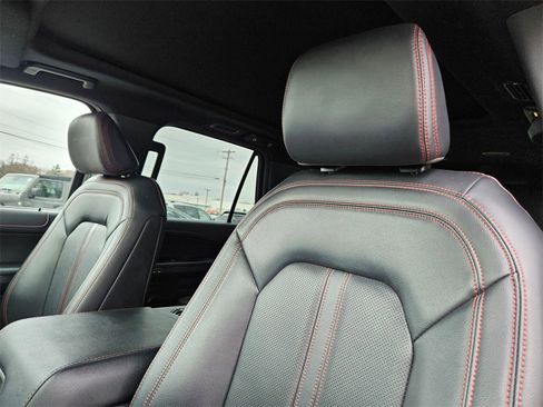 Used 2024 Ford Expedition Limited image 10