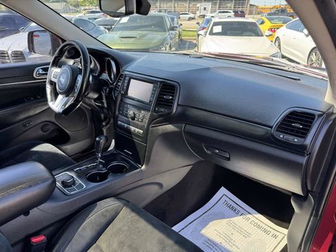 Used 2012 Jeep Grand Cherokee SRT8 w/ Luxury Group II AWD/4WD image 34