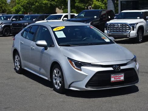 Used 2023 Toyota Corolla LE FWD image 2