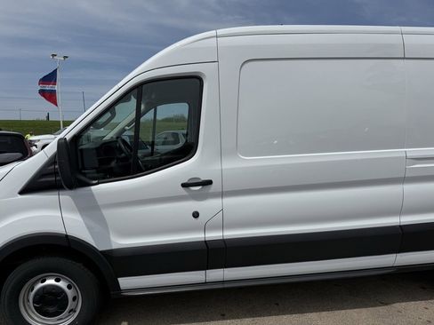 Used 2023 Ford Transit 250 Medium Roof image 32
