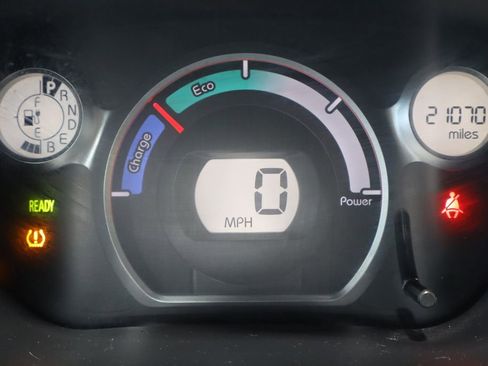 Used 2012 Mitsubishi i SE image 19