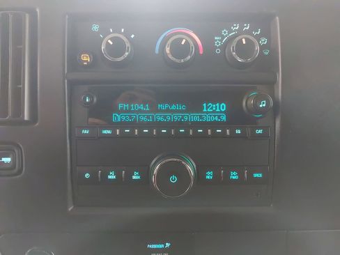 Used 2024 GMC Savana 2500 w/ Driver Convenience Package image 19