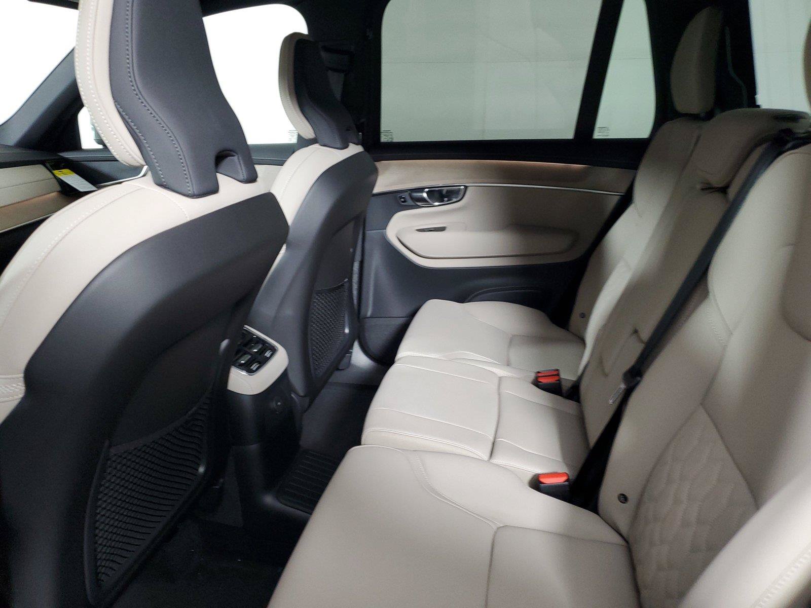 New 2026 Volvo XC90 T8 Plus w/ Protection Package Premier AWD/4WD image 14