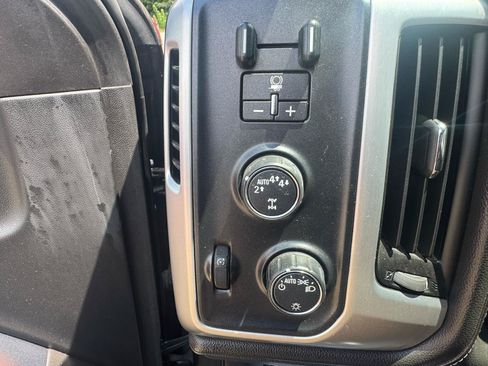 Used 2017 GMC Sierra 1500 SLE w/ Suspension Package, Off-Road AWD/4WD image 10
