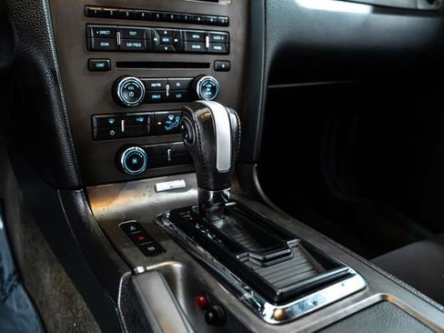 Used 2013 Ford Mustang GT RWD image 25