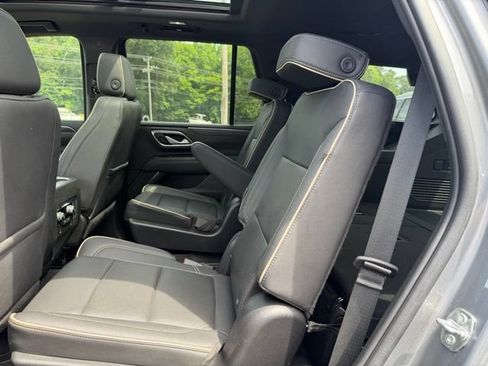 Used 2022 GMC Yukon SLT w/ SLT Premium Package AWD/4WD image 14