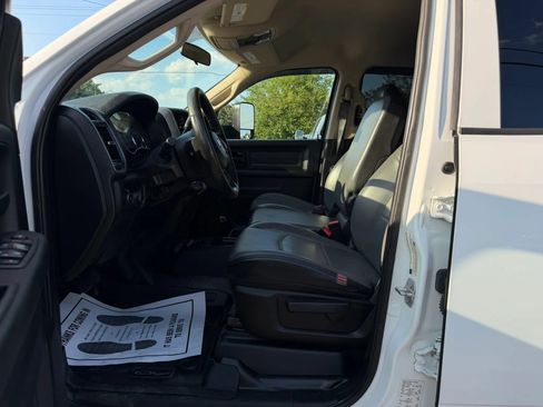 Used 2020 RAM 3500 Tradesman w/ Chrome Appearance Group AWD/4WD image 23