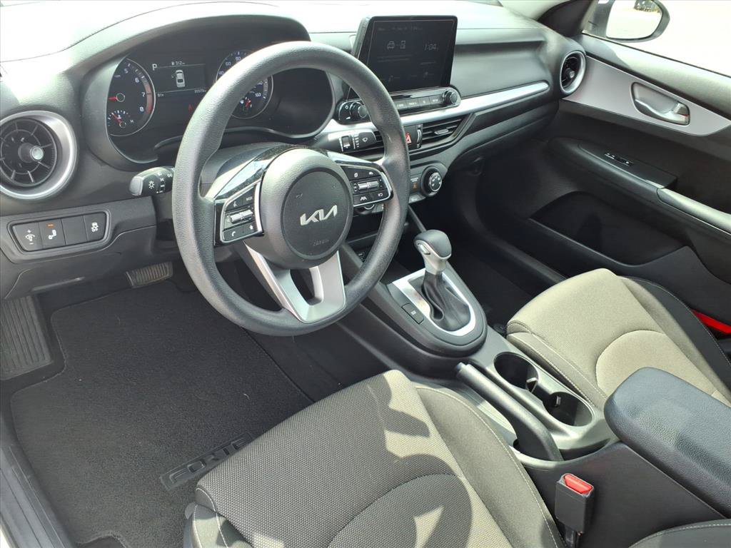 Used 2024 Kia Forte LXS w/ LXS Technology Package FWD image 11