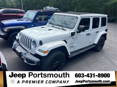 Used 2022 Jeep Wrangler Unlimited Sahara w/ Cold Weather Group AWD/4WD image 1