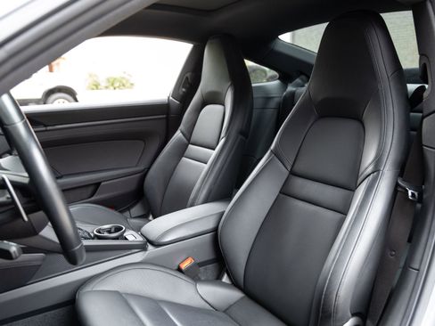 Certified 2023 Porsche 911 Carrera GTS RWD image 5