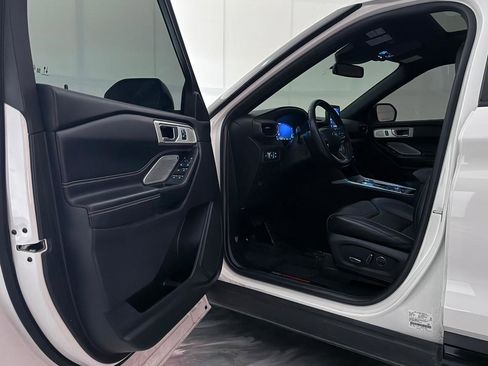 Used 2020 Ford Explorer ST w/ ST Street Pack AWD/4WD image 16