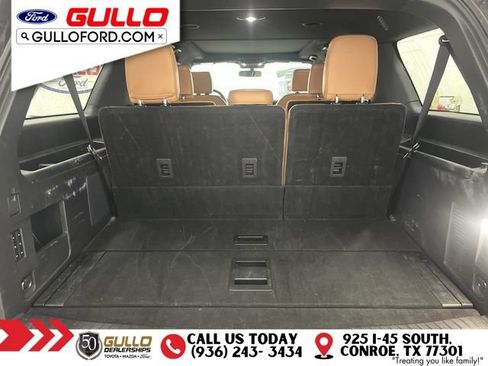 Used 2024 Ford Expedition Max Platinum AWD/4WD image 12