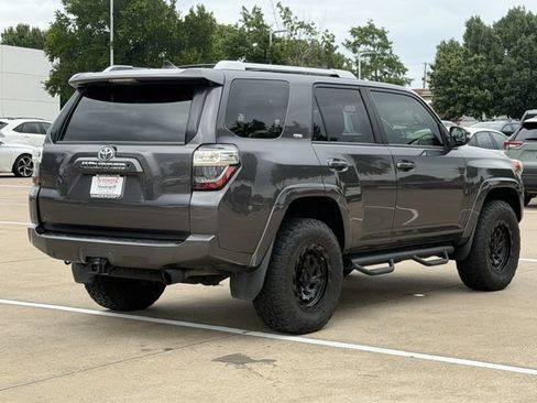 Used 2017 Toyota 4Runner SR5 Premium AWD/4WD image 4