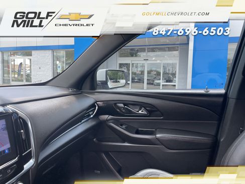 Certified 2023 Chevrolet Traverse RS FWD image 23