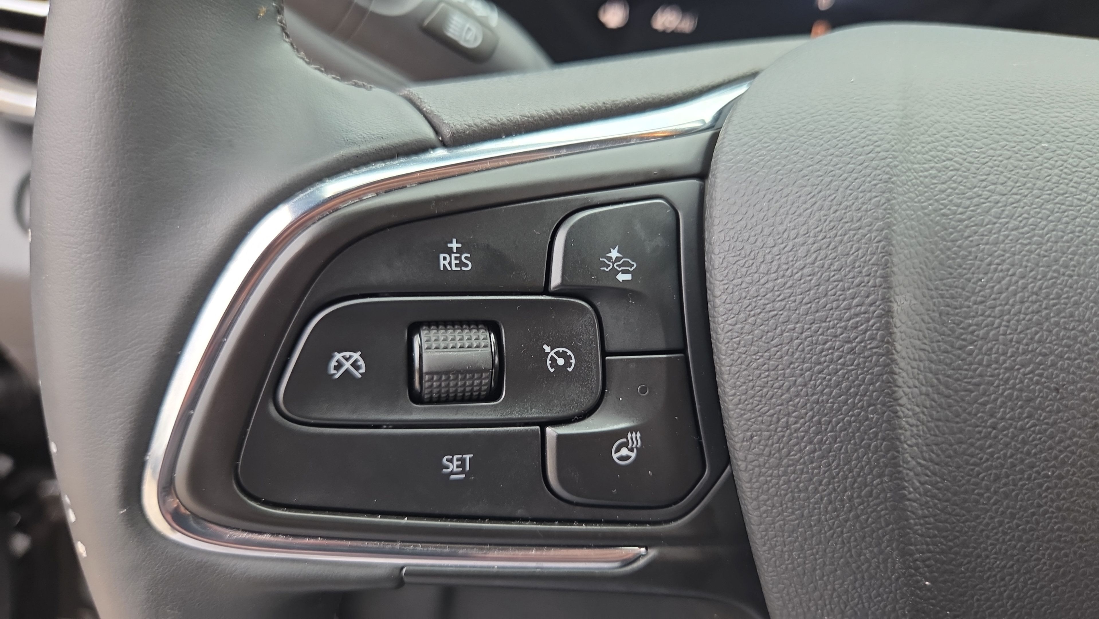 Used 2025 Buick Envista Sport Touring w/ Convenience I Package FWD image 24