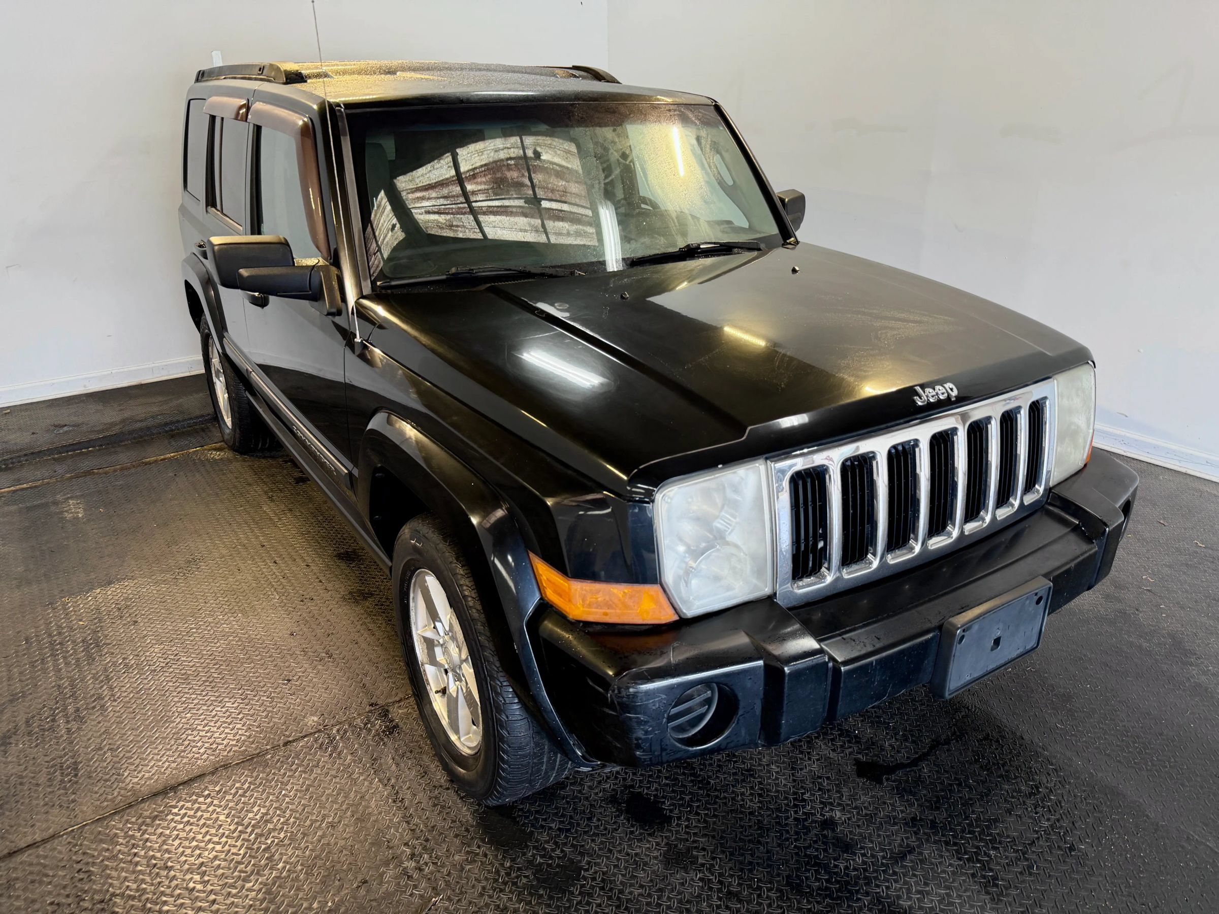 Used 2007 Jeep Commander Sport RWD image 4