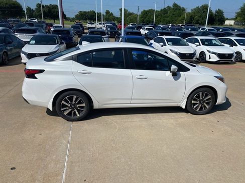 New 2025 Nissan Versa SV w/ Trunk Package FWD image 6