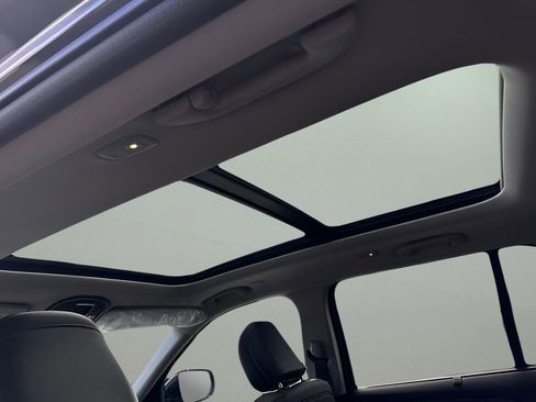 New 2024 Jeep Grand Cherokee Limited 4xe w/ Luxury Tech Group II image 8