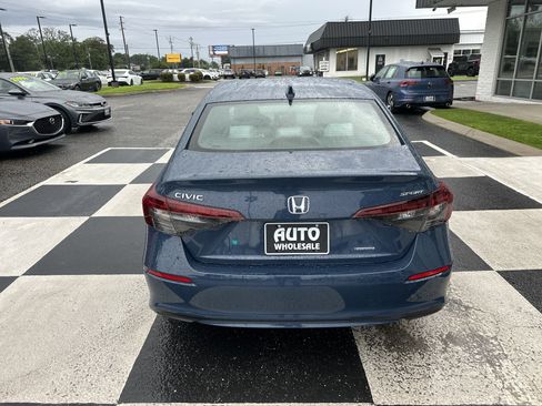 Used 2025 Honda Civic Sport image 4