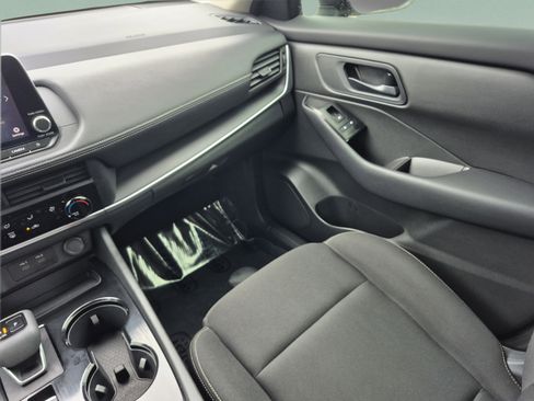 Certified 2025 Nissan Rogue S FWD image 15