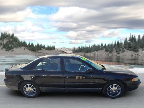 Used 2000 Buick Regal GS w/ Luxury Pkg image 2