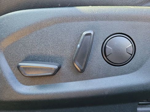 Used 2019 Ford Explorer XLT w/ Equipment Group 201A image 20